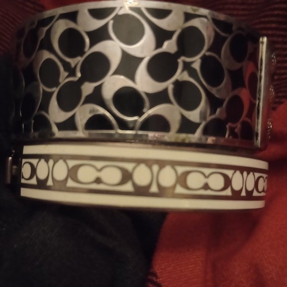 Lot of 2 coach bracelets - Picture 1 of 7